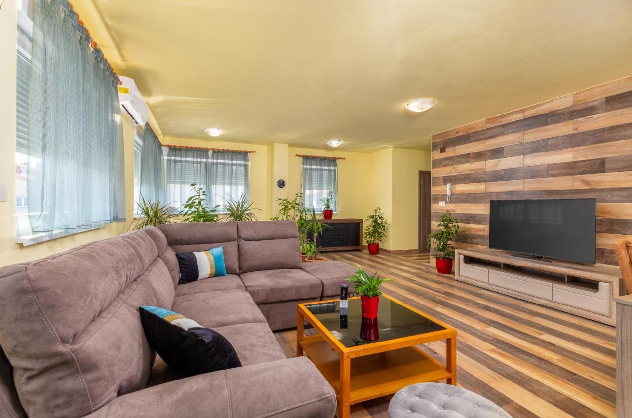 Apartmani Monte Пула Екстер'єр фото