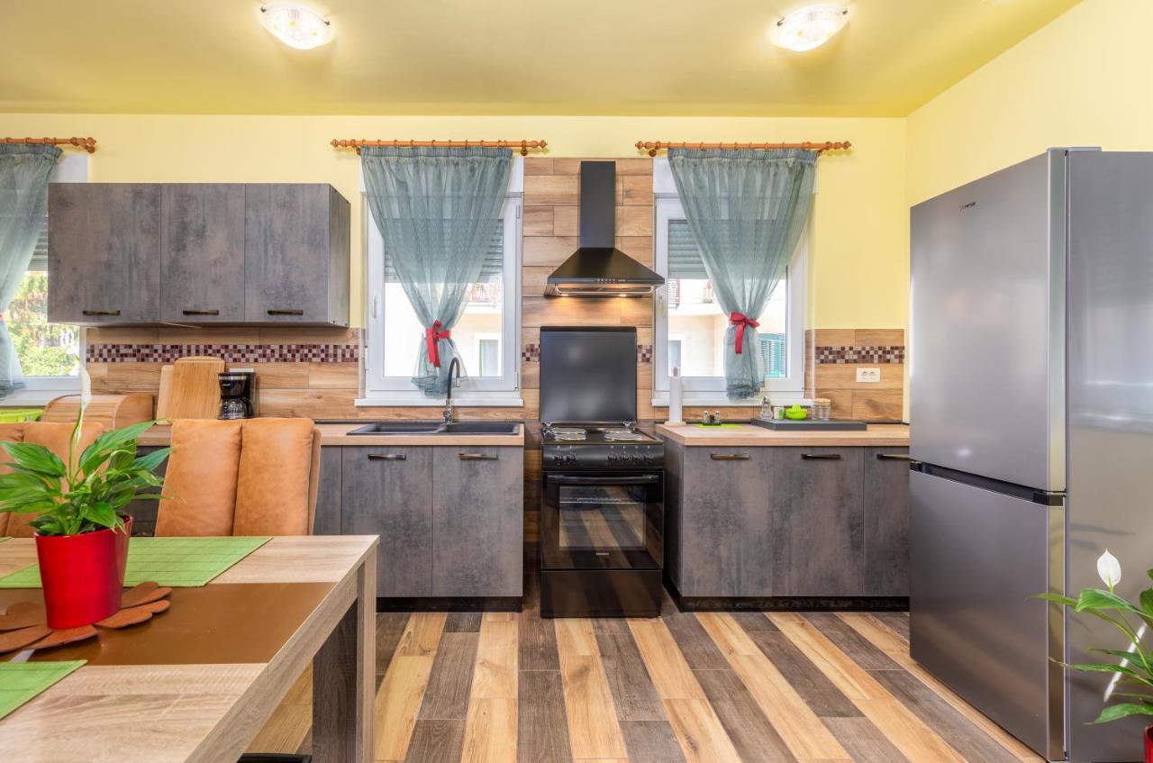 Apartmani Monte Пула Екстер'єр фото