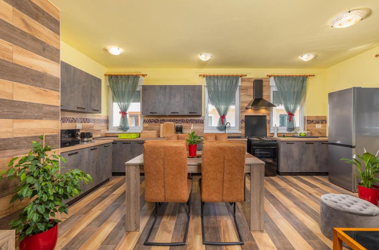 Apartmani Monte Пула Екстер'єр фото