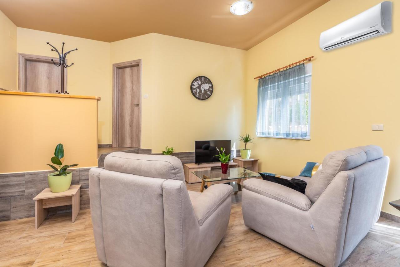Apartmani Monte Пула Екстер'єр фото