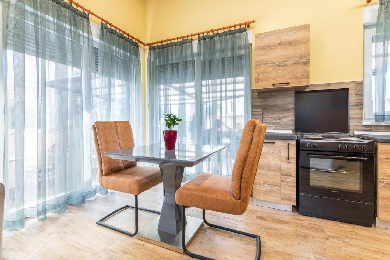Apartmani Monte Пула Екстер'єр фото