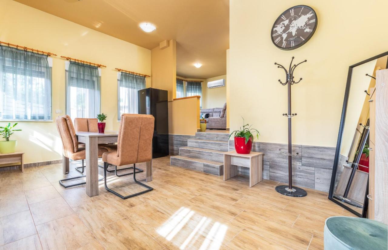 Apartmani Monte Пула Екстер'єр фото